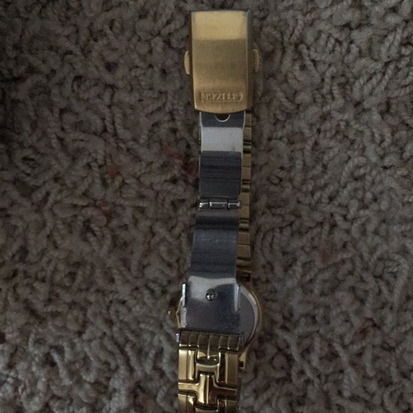 Watch - Picture 2 of 3